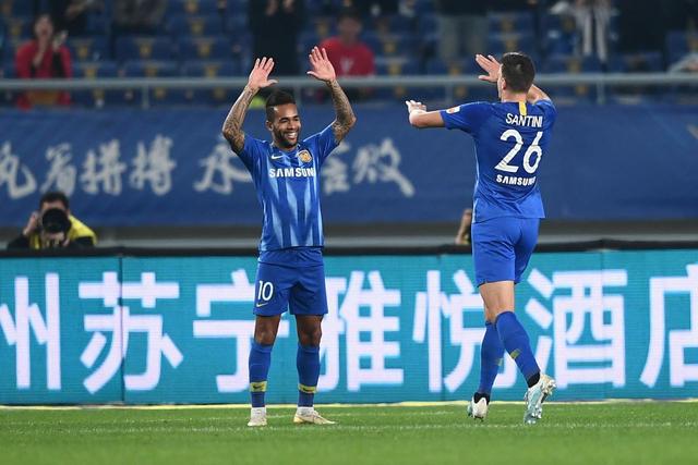 每体：阿德耶米最高时速达到33.6公里，全场冲刺多达39次